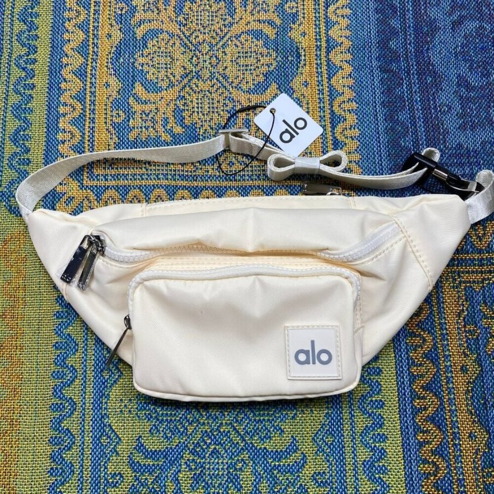 ALO Yoga Explorer Fanny Pack - Adjustable Waist/Shoulder Strap 3L Nylon